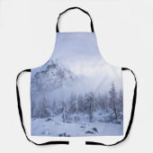 Winterwonderland, mist, sparrenbos en berg schort (Voorkant)