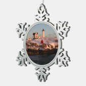 Winterzonsondergang bij Nubble Light Tin Sneeuwvlok Ornament (Rechts)