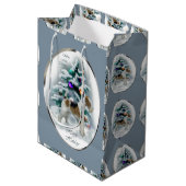 Wire Fox Terrier Kerstmis Medium Cadeauzakje (Voorkant Gekanteld)