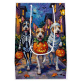 Wire Fox Terrier Trick-or-Treating Halloween  Medium Cadeauzakje (Achterkant)