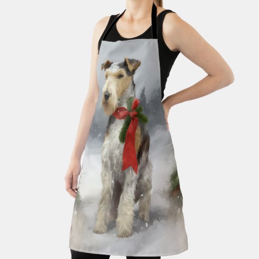 Wirefox Terrier-hond in de sneeuw met Kerstmis Schort (Insitu)