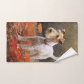 Wirefox Terrier in herfstbladeren val inspireert Bad Handdoek (Handdoek)