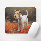 Wirefox Terrier in herfstbladeren val inspireert Muismat (Met muis)