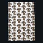 Wirehaered Dachshund | Cute Teckel Dog Pattered Theedoek<br><div class="desc">De keukenhanddoek van Dachshund Lover. Stomme wilde zwijnen en geelbruine Teckel. Ontdek Jenn's Doodle World voor nog meer huisdecor en cadeaus met dit leuke Doxie-ontwerp.</div>