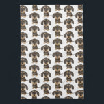 Wirehaered Dachshund | Cute Teckel Dog Pattered Theedoek<br><div class="desc">De keukenhanddoek van Dachshund Lover. Stomme wilde zwijnen en geelbruine Teckel. Ontdek Jenn's Doodle World voor nog meer huisdecor en cadeaus met dit leuke Doxie-ontwerp.</div>