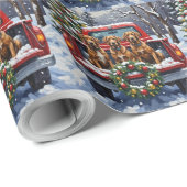 Wirehaired Pointing Griffon Christmas Red Truck Cadeaupapier (Rol Hoek)
