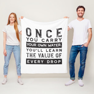 Wisdom Quote Design - waarde van elke druppel Fleece Deken
