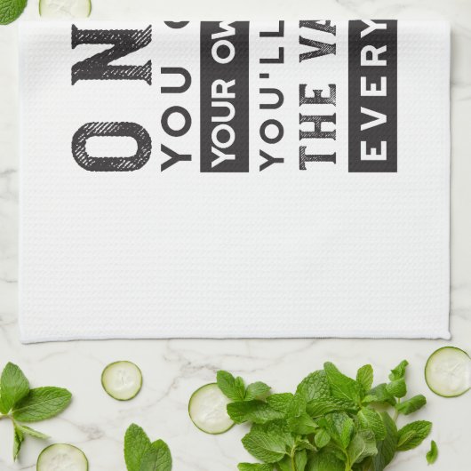 Wisdom Quote Design - waarde van elke druppel Theedoek (Gevouwen)