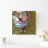 Wise Cat Human Eyes Smile and Funny Glasses Vierkante Klok (Huis)
