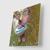 Wise Cat Human Eyes Smile and Funny Glasses Vierkante Klok (Hoek)