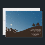 Wise Mannen zoeken hem een kerstkaart<br><div class="desc">Dit ontwerp bevat een silhouet van de drie wijze mannen,  ook bekend als de drie koningen of magi,  die op kamelen naar Bethlehem rijden. Een heldere ster schijnt boven en de blauwe sterrenhemel geeft vrede en rust aan het afbeelding.</div>