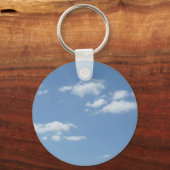 Wispy Clouds Powder Blue Sky Sleutelhanger (Voorkant)