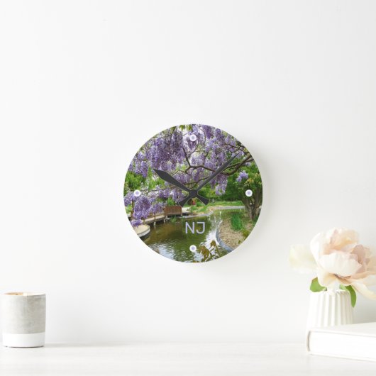 Wisteria-bloesems. Frankrijk Ronde Klok (Huis)