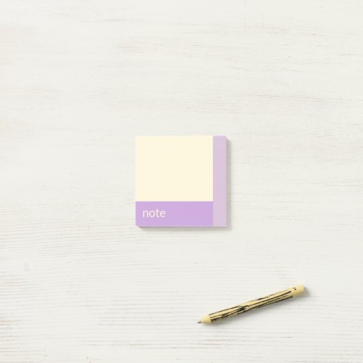 Wisteria Cream Post-it® Notes (Op bureau)