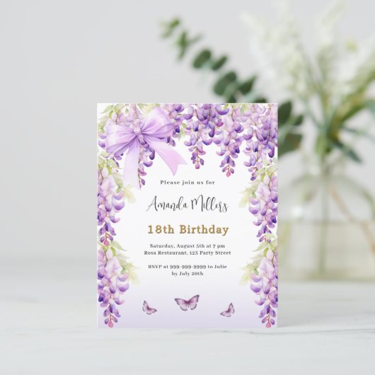 Wisteria paarse vlinderboog verjaardagsuitnodiging (Staand voorkant)
