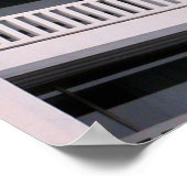 Wit betongebouw met terrassen poster (Hoek)