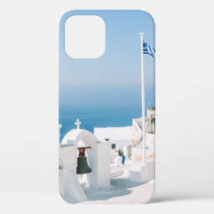 Wit betongebouw nabij waterlichaam in de  Case-Mate iPhone case