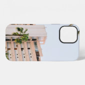 WIT BETONNEN GEBOUW NAST GROENE PALMBOOM OND iPhone HOESJE (Achterkant horizontaal)