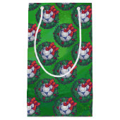 Wit, blauw feestelijk Voetbal op groen Klein Cadeauzakje (Voorkant)