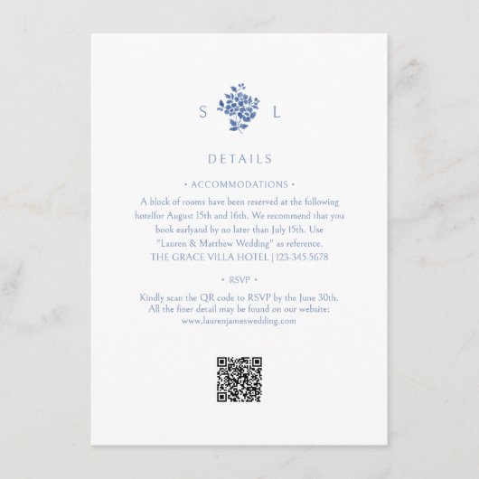 Wit + Blauw | Floral Monogrammed QR Code Wedding Informatiekaartje (Voorkant)