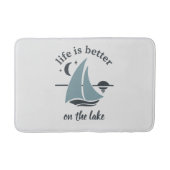 Wit Blauw Het Leven Is Beter Op Het Meer Badmat (Voorkant)