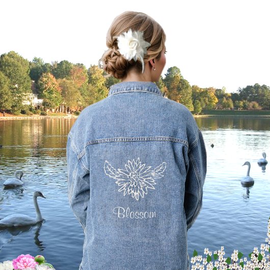 Wit bloemmotief & bloesemtekst denim jacket
