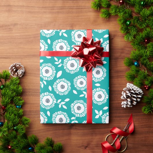 Wit bloempatroon op turquoise achtergrond cadeaupapier (Feestdagen Geschenken)