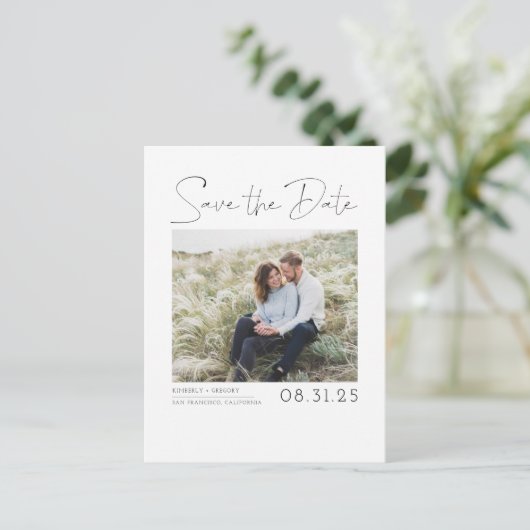 Wit Eenvoudig en Minimaal Opslaan van de Datum Fot Aankondigingskaart (Staand voorkant)