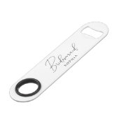 Wit Elegant Script Kalligrafie bruidsmeisje Speed Flessenopener (Voorkant Gekanteld)