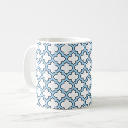 Wit en Baby Blauw Trellis, Lattice, Quatrefoil Koffiemok (Voorkant links)