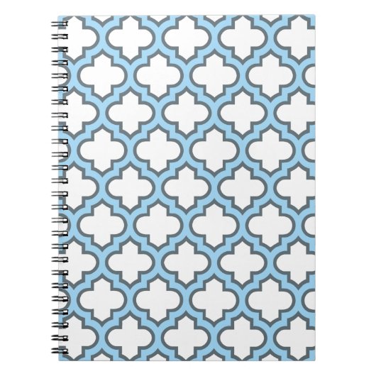 Wit en Baby Blauw Trellis, Lattice, Quatrefoil Notitieboek (Voorkant)