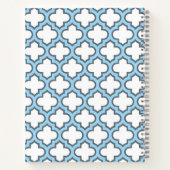 Wit en Baby Blauw Trellis, Lattice, Quatrefoil Notitieboek (Achterkant)