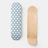 Wit en Baby Blauw Trellis, Lattice, Quatrefoil Persoonlijk Skateboard (Voorkant)