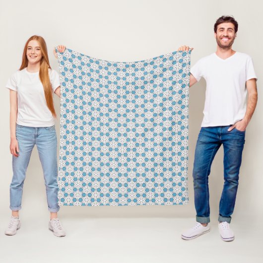 Wit en blauw bloemmozaïek fleece deken (In situ)