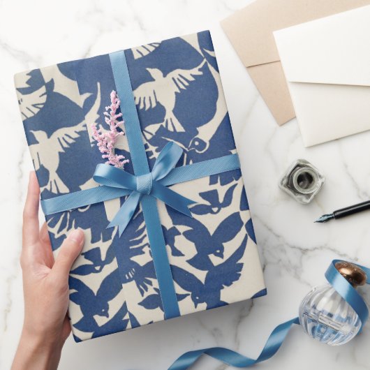 wit en blauw duiven patroon Verpakkingspapier Cadeaupapier (Geschenken)