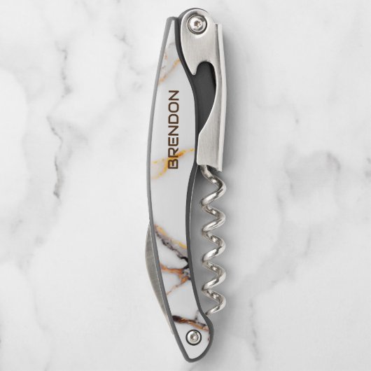 Wit en bruin marmeren textuur monogram kurkentrekker (Achterkant)