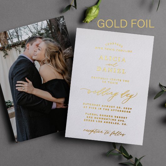 Wit en goud elegante typografie foto bruiloft folie uitnodiging