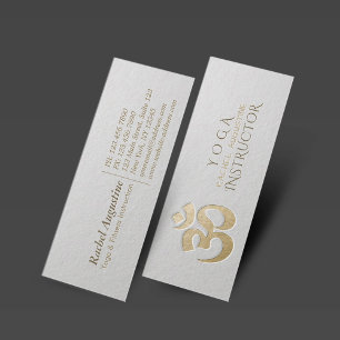 Wit en goud voorzien van de inscriptie OM Symbool  Mini Visitekaartje