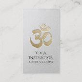 Wit en goud voorzien van de inscriptie OM Symbool  Visitekaartje (Voorkant)