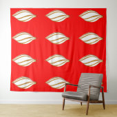 Wit en gouden ornament op rode wandtapijt wandkleed (In Situ (horizontaal))