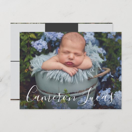 Wit en grijs Manuscript Calligrafie Kollage geboor Aankondigingskaart (Voorkant / Achterkant)