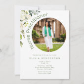 Wit en Groen Bloemen Foto Afstuderen Kaart (Voorkant)