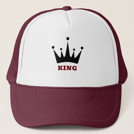 Wit en Maroon KONING Tekst Kroon Afbeelding Trucker Pet (Voorkant)