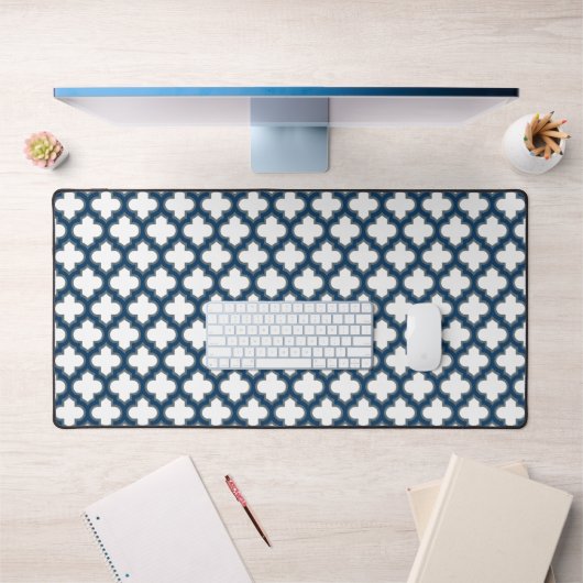 Wit en Navy Blue Trellis, Lattice, Quatrefoil Bureaumat (Kantoor 1)