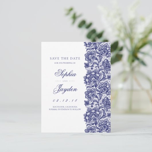 Wit en Navy | Elegante kant Save the Date Aankondigingskaart (Staand voorkant)
