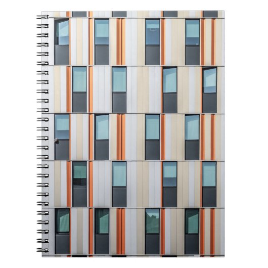 Wit en oranje gebouw notitieboek (Voorkant)
