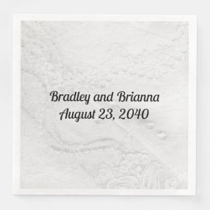 Wit en Zilver Kant en Parels op Satijn Servet