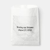 Wit en Zilveren Kant en Parels op Satijnen Bruilof Bedankzakje (Voorkant)