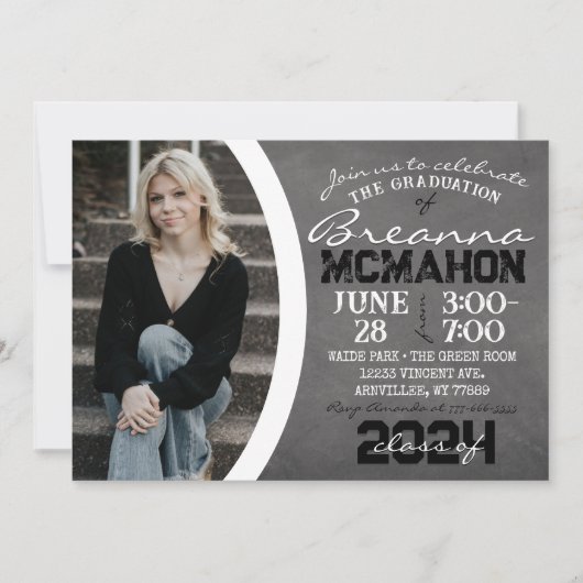 Wit en Zwart Chalkboard Afstuderen Invitation Kaart (Voorkant)