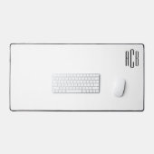 Wit en zwart drieletterig monogram in de bovenhoek bureaumat (Keyboard & Muis)